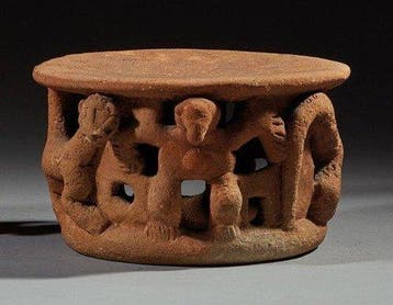 Precolumbiaans. Chiriqui Terracotta Ceremoniële Standaard.