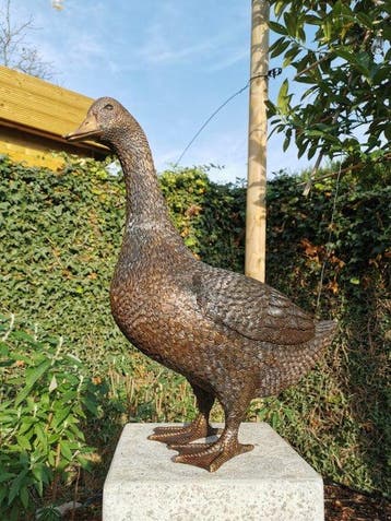 Beeldje - Lifelike Goose - Brons