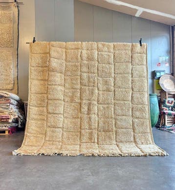 M’rirt – Sculpturaal Marokkaans woltapijt met verhoogd, Nieuw