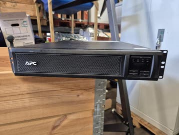 APC Smart-UPS X SMX3000RMHV2U 3000VA / 2700W + AP9631, Computers en Software, Ophalen, Nieuw