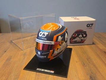 AlphaTauri - Nyck de Vries - 2023 - Scale 1/2 helmet, Verzamelen, Nieuw