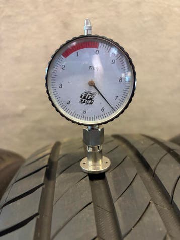 4x 215/55 R17 Zomerbanden Michelin & Continental - DOT 2023, Ophalen, 17 inch, Band(en), Personenwagen