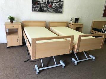 ZGAN Hoog laag bed 2X seniorenbed ziekenhuisbed Thuiszorgbed, Zo goed als nieuw, Verstelbaar