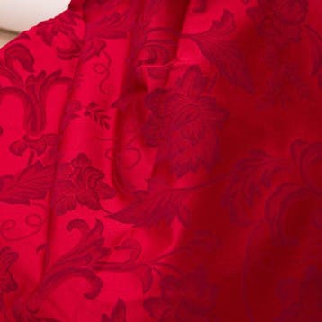 BA131 - Kostbaar damast jacquardweefsel rood - Meubelstof -