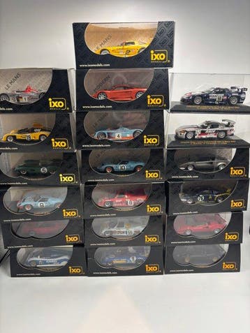 IXO 1:43 - Model raceauto (19) - Ensemble IXO voitures de, Nieuw