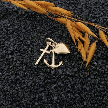 Gouden hanger; Geloof hoop en liefde. (Hanger of bedel), Ophalen of Verzenden, Gebruikt, Goud, Overige merken