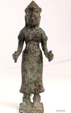 Een bronzen beeld van Uma, Thailand, Lopburi-stijl - Beeld -