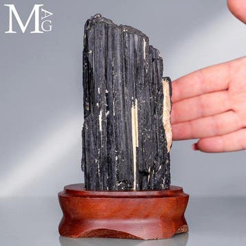 Natuurlijke zwarte toermalijn houten voet Zwarte