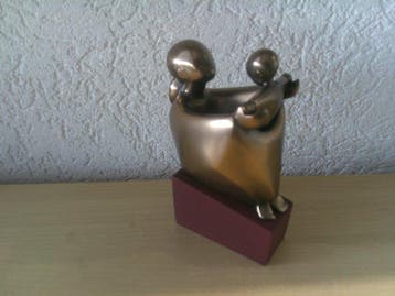 Parastone - Beeldje - MOEDER EN KIND EEN INTIEM CONTACT -