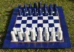 Prachtig schaakspel gemaakt van lapis lazuli en marmer