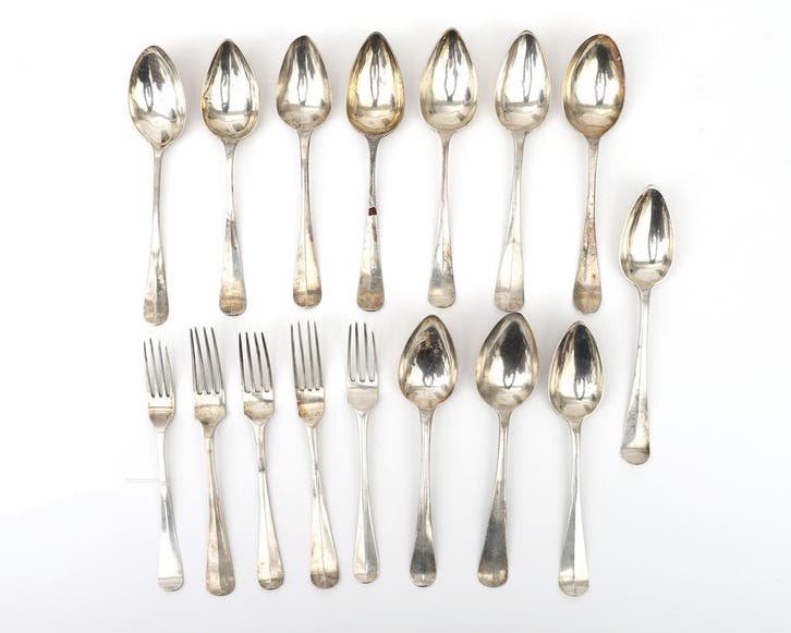 Zestien 2e gehalte zilveren bestekdelen, NL, 19e/20e eeuw, Antiek en Kunst, Antiek | Goud en Zilver
