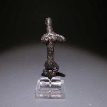 Achaemenidisch Brons Belangrijke figuur, ex-voto. 5 cm hoog.