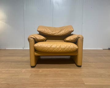 Nieuwstaat Cassina Maralunga Fauteuil Bruin Leer, Huis en Inrichting, Fauteuils, Ophalen of Verzenden, Zo goed als nieuw, 100 tot 125 cm