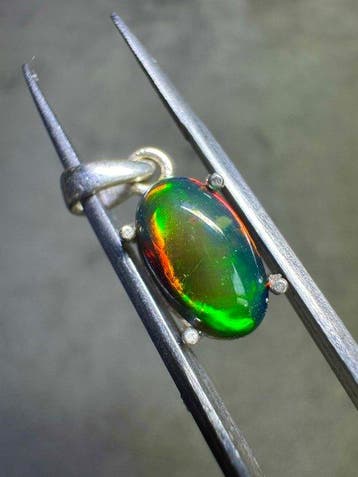 Hanger met zwarte opaal uit Ethiopië + 925 zilver - 6,92