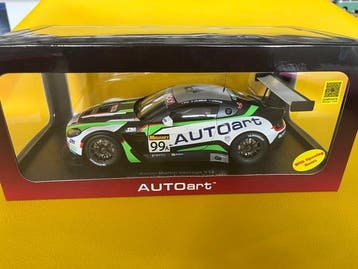 Autoart 1:18 - Model raceauto - Aston Martin Vantage V12, Nieuw