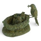 Pierre Chenet (XX-XXI) - sculptuur, Bird Feeding its Young -
