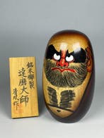 country breeze - sculptuur, Painted wood carving Bodhidharma