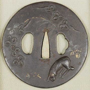 Tsuba (199g) – Grazende Paard en Herfstgrassen met gouden en, Antiek en Kunst