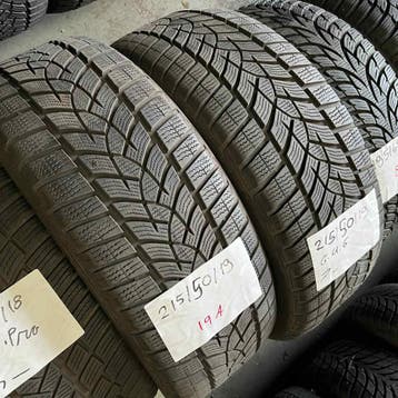 2 x Goodyear UltraGrip 215-50-19 Winterbanden 7mm, Auto-onderdelen, Banden en Velgen, 19 inch, Band(en), Personenwagen, Gebruikt