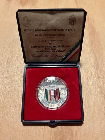 Milan - Italiaanse voetbal competitie - Sportmedaille, Nieuw