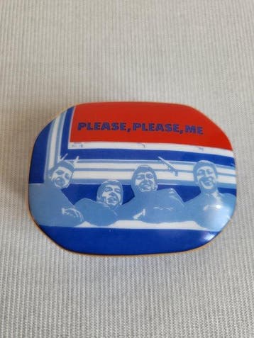 Boîte à musique en porcelaine « Please Please Me » – The, Antiek en Kunst, Curiosa en Brocante