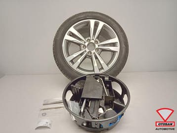 MB E-Klasse W212 Velg 17Inch Pirelli Zomerband A2124015602, Auto-onderdelen, Ophalen, Gebruikt, Mercedes-Benz
