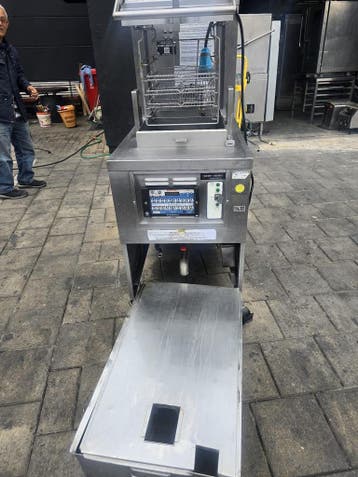 Snackbar inventaris veiling Amsterdam wegens stopzetting, Gebruikt, Fornuis, Frituur en Grillen