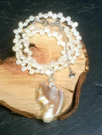Zeldzame Gilded Old Mussel Pearl hanger, witte zaadparels