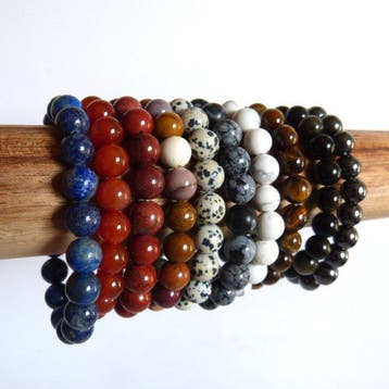Prachtige collectie armbanden van lapis lazuli, tijgeroog,