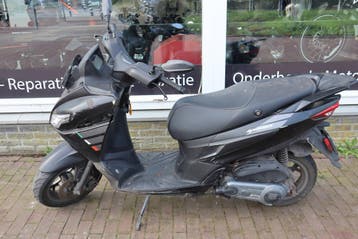 Aprilia SXR (FJT48G), Maximaal 45 km/u, Nieuw, Benzine, Ophalen