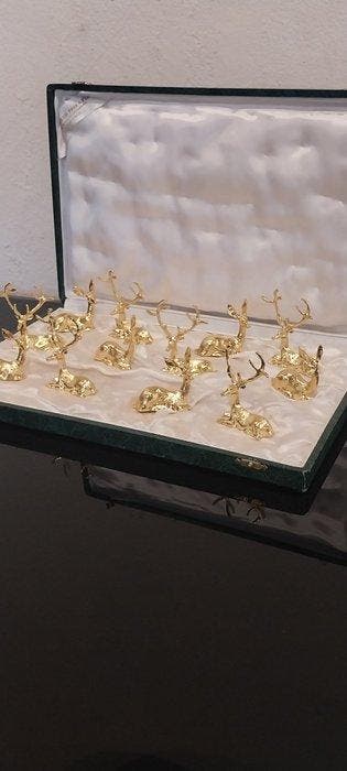Messensteun (12) - Cerfs biches - Metaal