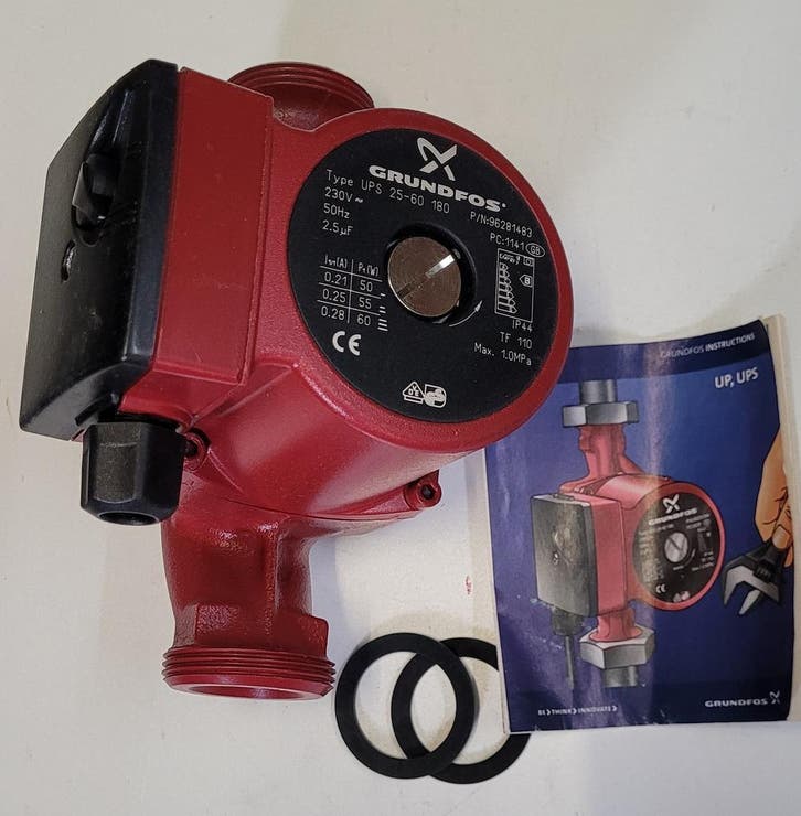 Grundfos pomp UPS 25-60-180 Nieuw, Doe-het-zelf en Verbouw, Verwarming en Radiatoren, Nieuw, Ophalen of Verzenden