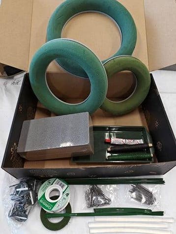 Kerstpakket startpakket hobby en bloemschikken basis 47,50, Ophalen of Verzenden, Nieuw
