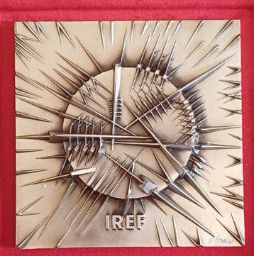 Arnaldo Pomodoro (1926) - Reliëf, Piastra per IREF 18 cm -