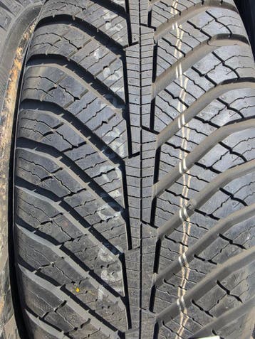265/70r17 115H Kumho All seasons Nieuwe Banden, Auto-onderdelen, Banden en Velgen, Ophalen, 265 mm, Nieuw, 17 inch