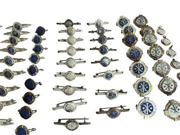 Grote verzameling 128 religieuze katholieke medailles (128)