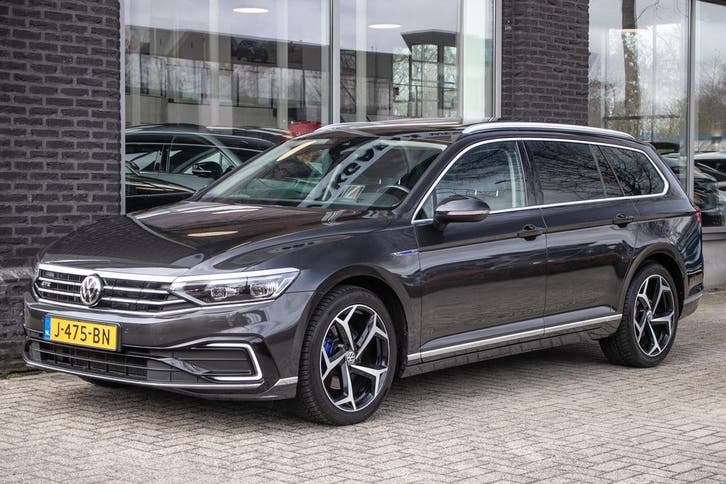 Zakelijke Lease |  Volkswagen Passat Variant 1.4 TSI PHEV GT, Auto's, Volkswagen, Onderhoudsboekje, Lease, Grijs, Automaat, Stationwagon