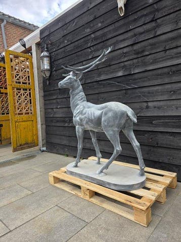 Beeld, XL Deer - 139.5 cm - Gietijzer - 2026, Antiek en Kunst