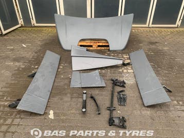 Spoilerset Mercedes Actros MP4 ClassicSpace L-cab L2H1 A 960, Ophalen, Gebruikt, Mercedes-Benz, Carrosserie en Plaatwerk