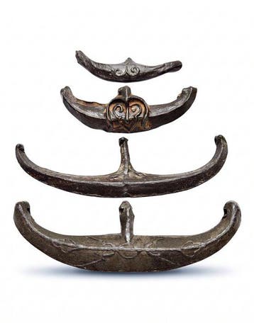 Indonesië. Lot of 4 beautiful decorated pieces of Prahoe