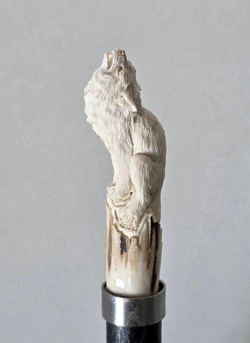 Handsnijwerk Huilende wolf Wandelstok - Hertengewei, Ca., Antiek en Kunst