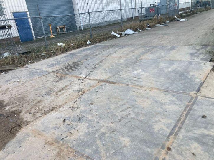 Gebruikte betonplaat 200x150x12 met hoeklijn A-keus..., Doe-het-zelf en Verbouw, Platen en Panelen, Ophalen of Verzenden