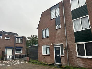 Huis te huur aan Walstroodonk in Spijkenisse, Tussenwoning, Zuid-Holland