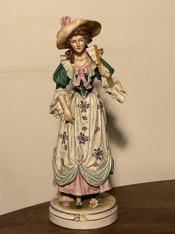 Scheibe-Alsbach - Beeldje - Vrouw met waaier - Porselein