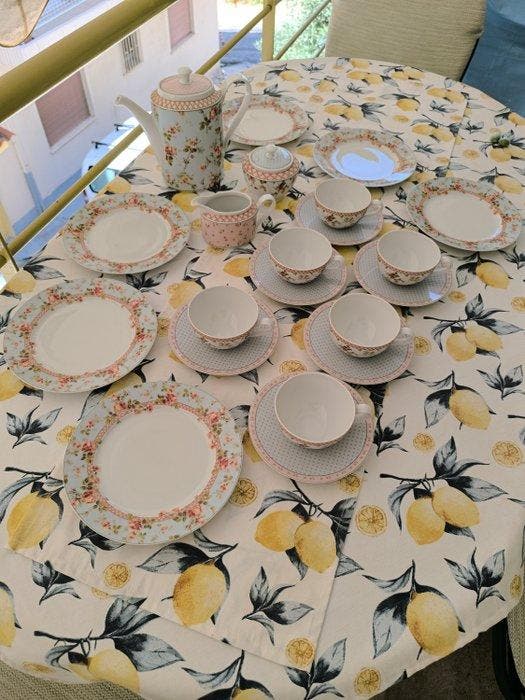 Hutschenreuther, Laura Ashley - Koffie- en theeservies (21), Antiek en Kunst, Antiek | Meubels | Tafels