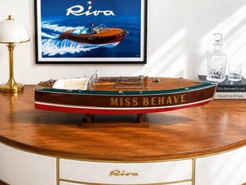 Magnifique MISS BEHAVE 53 cm modelisme bois maquette riva, Nieuw