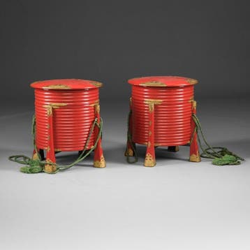 Een paar hokai  (bedekte draagbare voedselcontainers) -