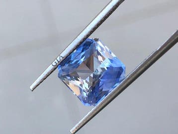 1 pcs Blauw Saffier - 4.03 ct - Gemological Institute of, Nieuw