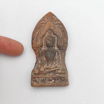 Oud-Indochinese Terracotta Zittende Boeddha votieve