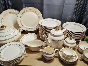 Villeroy & Boch - Tafelservies voor 12 (68) - Aardewerk